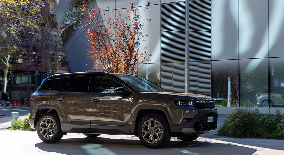 Contratto di servizio Jeep® FlexCare per una protezione estesa e maggiore tranquillità