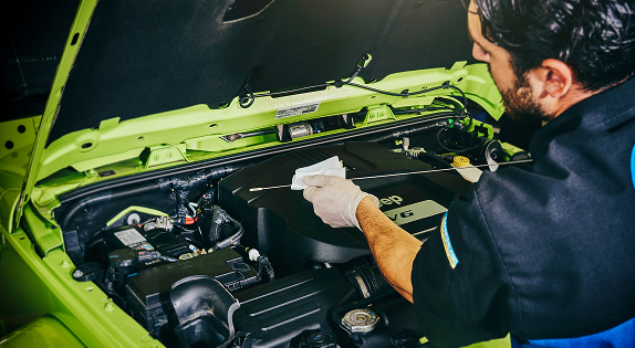 L’olio motore contribuisce alla lubrificazione, al raffreddamento e alla protezione del motore